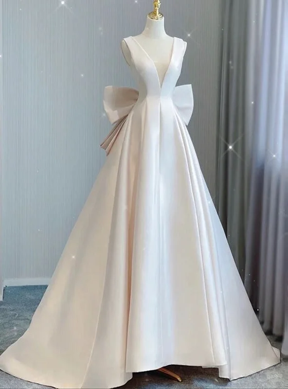 Ivory Satin V-neck Backless Bow Wedding Dress Luxury Wedding Dress